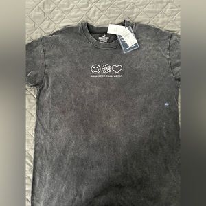Hollister Tee